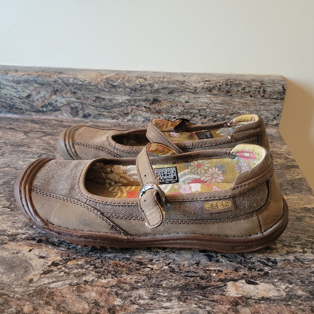 Keen MaryJane flats